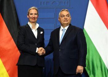 Όρμπαν: Συγχαρητήρια στην AfD, «σιγή» για τον νικητή Μερτς