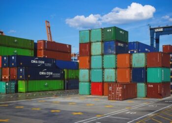 ΕΛΣΤΑΤ: Οι μεγαλύτεροι προμηθευτές και πελάτες της χώρας για το 2024