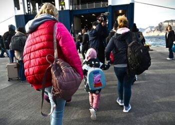 Στα «σκαριά» πρόγραμμα ψυχοκοινωνικής στήριξης για τα παιδιά της Σαντορίνης