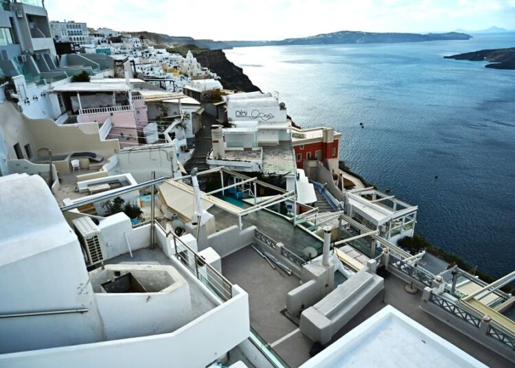 Αναστολή συμβάσεων εργασίας στις Κυκλάδες: Ποιοι δικαιούνται αποζημίωση