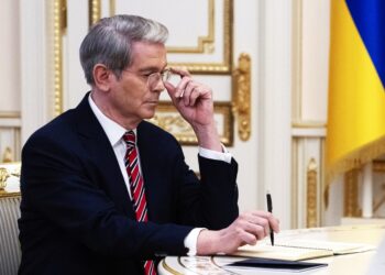 Διπλωματικό θρίλερ: Οι ΗΠΑ ανοίγουν «παράθυρο» συμφωνίας με τη Ρωσία