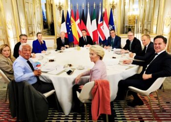 Ουκρανία: Η Ρωσία ανεβάζει τους τόνους και ο Μακρόν καλεί σε νέα Σύνοδο