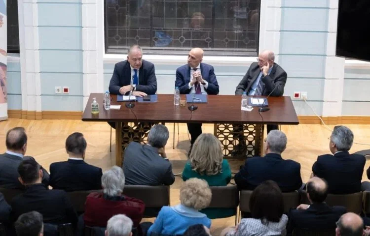 Τάκης Θεοδωρικάκος: Ενισχύουμε τον θεσμό των Επιμελητηρίων