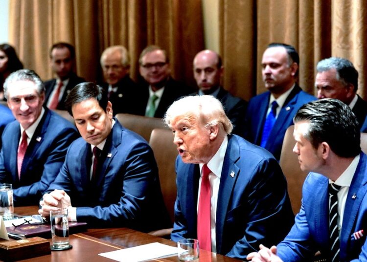 Εμπορικό μπρα ντε φερ: Ο Τραμπ στέλνει νέο «ραβασάκι» 25% στην Ευρώπη