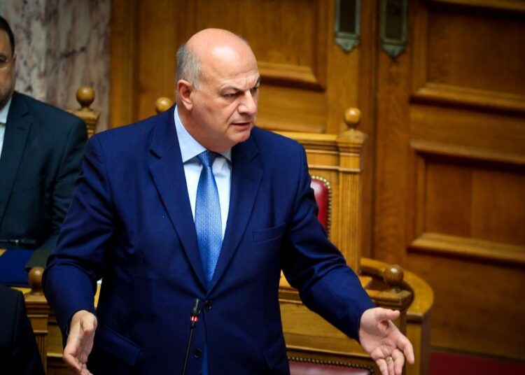 Το πόρισμα για τα Τέμπη άναψε «φωτιά» στη Βουλή: Η αντιπολίτευση ετοιμάζει πρόταση μομφής