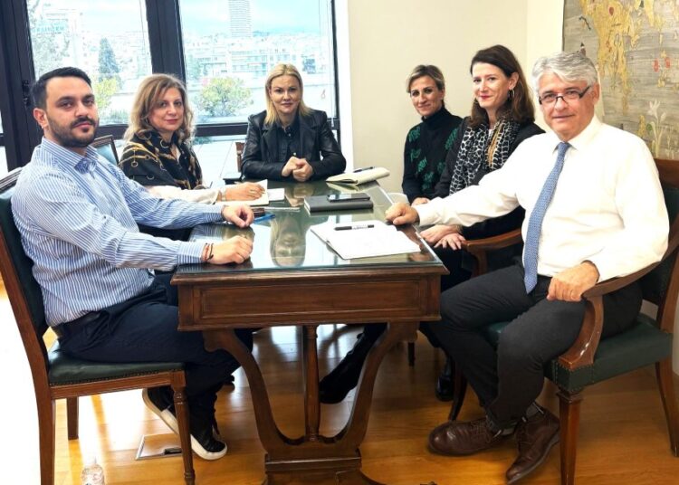 Ενίσχυση τουρισμού στη Σαντορίνη: Ο ρόλος του ΕΟΤ και των τοπικών φορέων