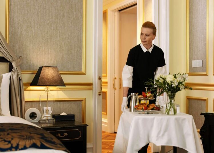 Νέα ΣΣΕ στον τουρισμό: Τι αλλάζει για 150.000 εργαζόμενους στα ξενοδοχεία