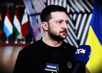 Η Ουκρανία σε «δημοπρασία» – Τι συμφώνησε ο Ζελένσκι με τις ΗΠΑ