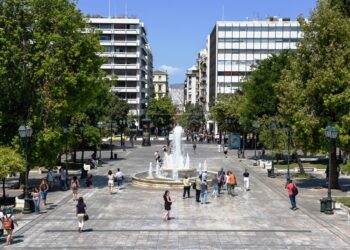 Με ποια κριτήρια επιλέγουν οι Έλληνες να αγοράσουν σπίτι και ποια η σχέση τους με την εξοχική κατοικία – Τι δείχνει η έρευνα της RE/MAX Europe