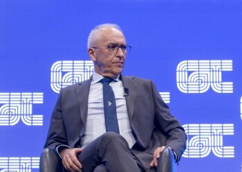 AEGEAN: Μεγαλώνει το στόλο κατά 8 νέα αεροσκάφη και ετοιμάζει δρομολόγια για μακρινούς προορισμούς