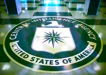 CIA-Ουκρανία: «Παγώνει» η ανταλλαγή πληροφοριών μετά από εντολή Τραμπ