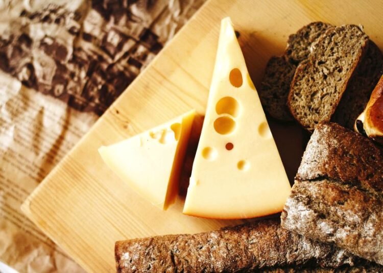 Ο ΕΦΕΤ ανακαλεί ιρλανδικά τυριά cheddar από την αγορά