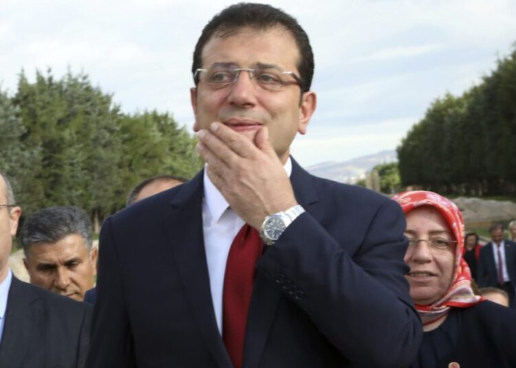 Τουρκία: Πληροφορίες ότι συνελήφθη ο Εκρέμ Ιμάμογλου