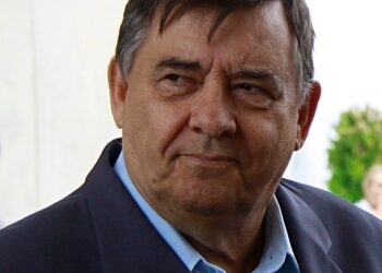 Ο Καμπούρης πέταξε εκτός ΛΑΟΣ τον Καρατζαφέρη για τα Τέμπη