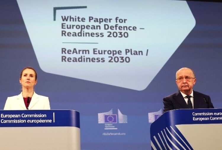 Η Κομισιόν παρουσίασε τη Λευκή Βίβλο για την αμυντική ενίσχυση της Ευρώπης
