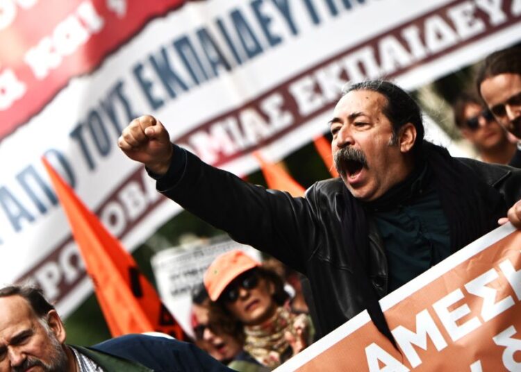 ΟΛΜΕ: Στάσεις εργασίας στα σχολεία τον Απρίλιο για τις υποχρεωτικές υπερωρίες