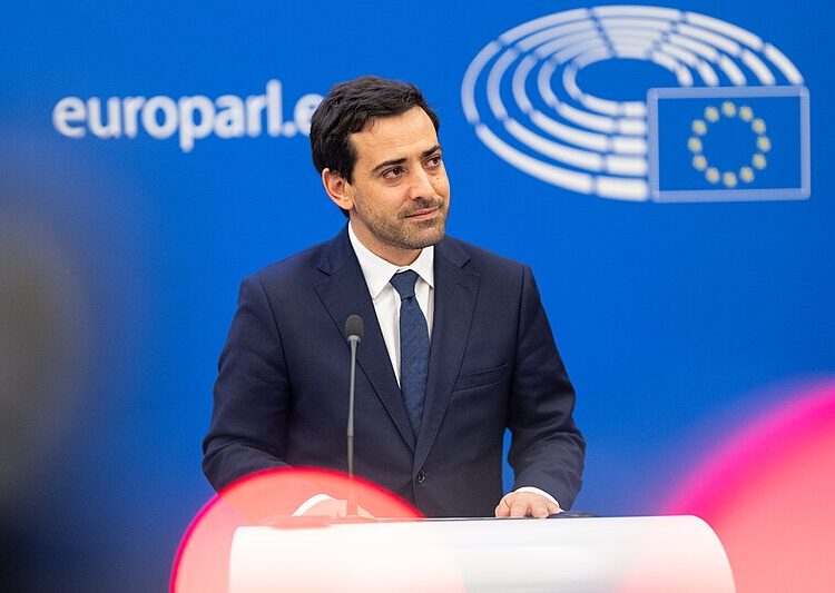 METLEN: Ο αντιπρόεδρος της Κομισιόν στην Αλουμίνιον