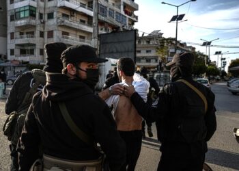 Λουτρό αίματος στη Συρία: Πάνω από 1.000 νεκροί σε συγκρούσεις στις Αλαουιτικές περιοχές