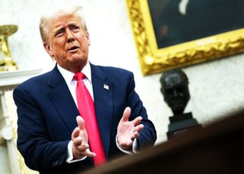 Τραμπ Vs ΕΕ: Πόλεμος δασμών με… χτυπήματα κάτω από τη ζώνη