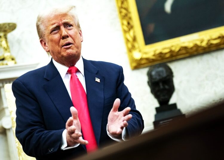 Τραμπ Vs ΕΕ: Πόλεμος δασμών με… χτυπήματα κάτω από τη ζώνη