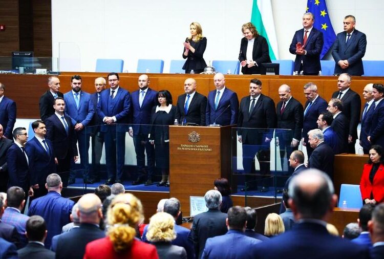Βουλγαρία: Ανακαταμέτρηση ψήφων φέρνει κυβερνητική αστάθεια – 16 βουλευτές χάνουν τις έδρες τους