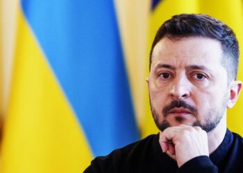 Το ρήγμα ΗΠΑ-Ουκρανίας μεγαλώνει: Πιέσεις για αποχώρηση Ζελένσκι