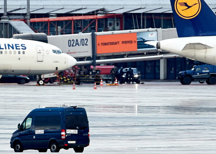 Χάος στο αεροδρόμιο του Αμβούργου: Τα απεργιακά «προεόρτια» της αυριανής παράλυσης