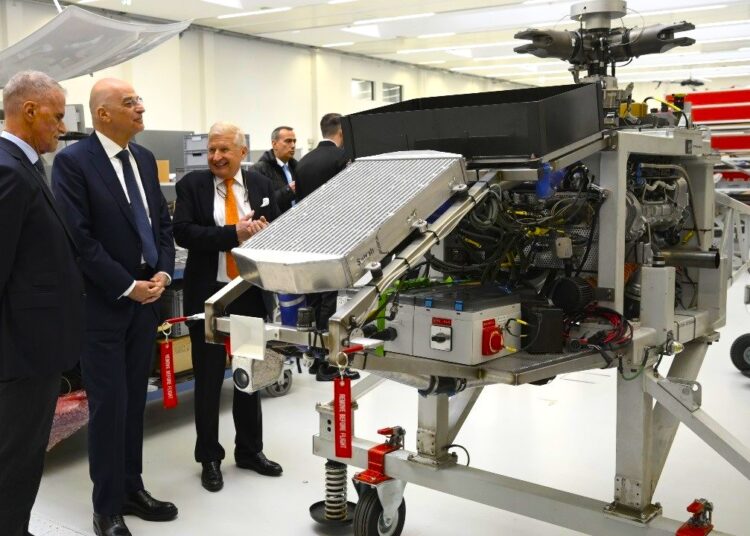 Ενίσχυση αμυντικού εξοπλισμού: Ο Δένδιας στη Schiebel και στον ΙΑΕΑ