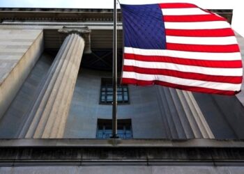 Προειδοποίηση Κόλινς: Οι δασμοί «ζεσταίνουν» ξανά τον πληθωρισμό