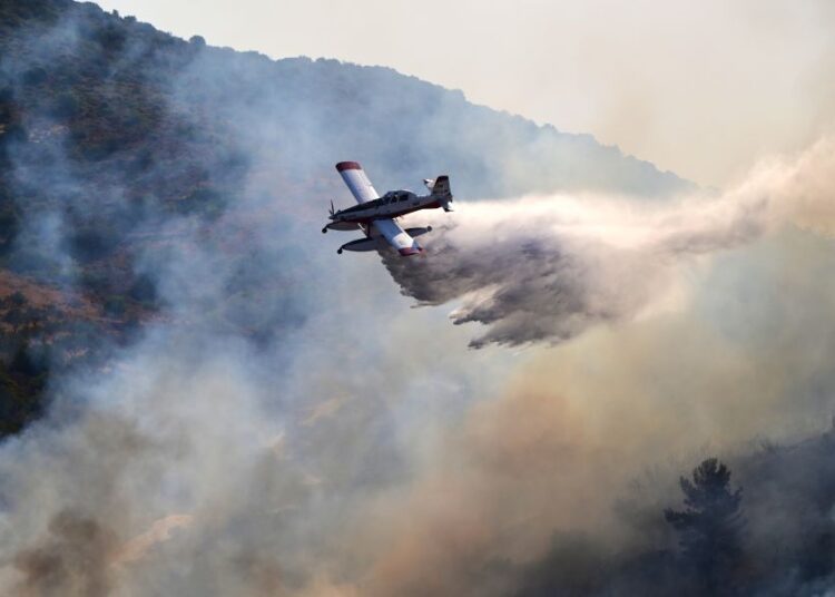 Καλλιανοί Καρύστου στις φλόγες: Μήνυμα 112 και μάχη με τον χρόνο