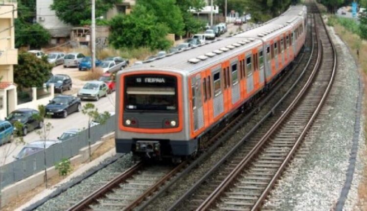 Με πρόστιμα προχωρά η αναβάθμιση των 14 συρμών του ηλεκτρικού