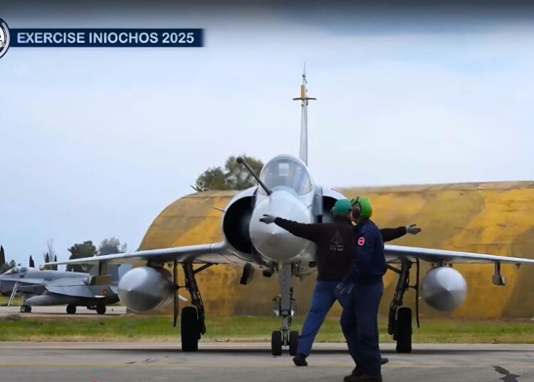 Ξεκίνησε η πολυεθνική άσκηση «Ηνίοχος 2025»: Η Ανδραβίδα σε κατάσταση πολέμου (video)