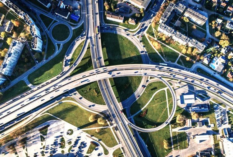 Ράλι στον κατασκευαστικό κλάδο – Ιστορική αύξηση 23,6% σε ένα έτος