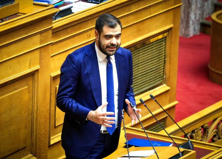Μαρινάκης: «Δεν θα σας επιτρέψουμε να διαλύσετε τη χώρα» – Σφοδρή αντιπαράθεση στη Βουλή