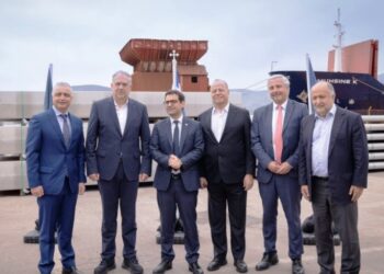 Stéphane Séjourné: O Εκτελεστικός Αντιπρόεδρος της Ευρωπαϊκής Επιτροπής στο Εργοστάσιο «Αλουμίνιον της Ελλάδος» της METLEN