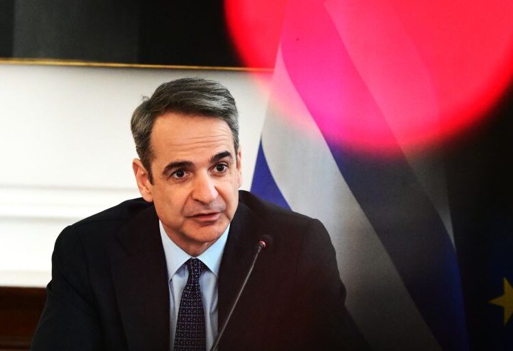 Νέος κατώτατος, νέο τοπίο: Ποιοι κερδίζουν και πόσα βάζουν στην τσέπη