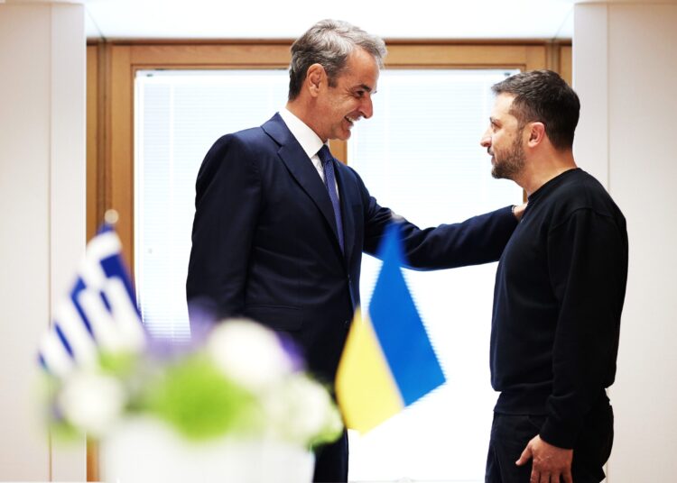 Συνομιλία Μητσοτάκη – Ζελένσκι ενόψει της κρίσιμης Συνόδου Κορυφής