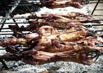 Ελληνικός οβελίας: Περιζήτητος στο εξωτερικό, «απλησίαστος» στην Ελλάδα