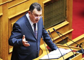 Σκηνές χάους στην Εθνική Πινακοθήκη: Βουλευτής της «Νίκης» συνελήφθη για βανδαλισμό