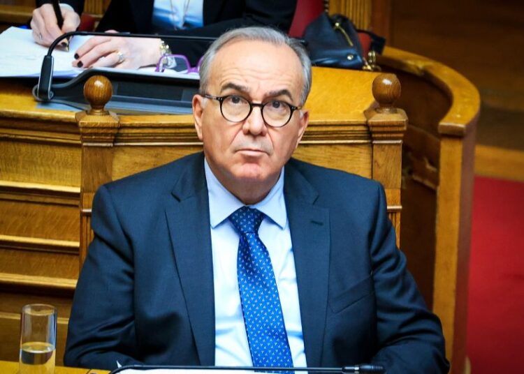 Η Ελλάδα ανεβαίνει επενδυτική βαθμίδα – Τι σημαίνει η αναβάθμιση της DBRS