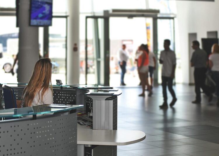 Πηγαίνεις σε συνέντευξη για δουλειά; Το 81% των ανθρώπων που φόρεσαν αυτό το χρώμα προσελήφθησαν