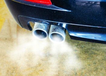 Ανάσα στην αυτοκινητοβιομηχανία: Παράταση έως το 2027 για τα όρια CO2