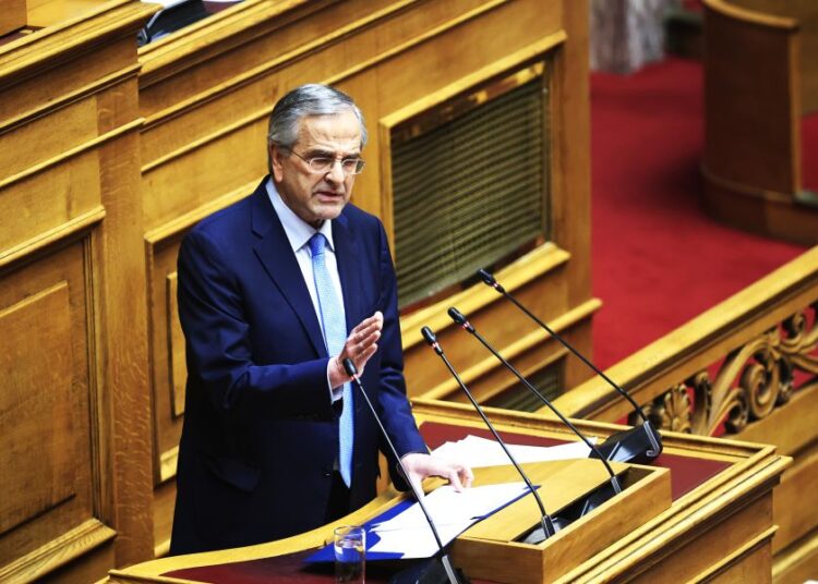 Σαμαράς στη Βουλή: Επιστρέφει με σφοδρή επίθεση στην κυβέρνηση