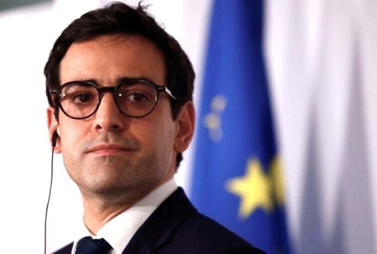Στην Αθήνα ο Στεφάν Σεζουρνέ: Σπάνιες γαίες και στρατηγικά ραντεβού στην ατζέντα 