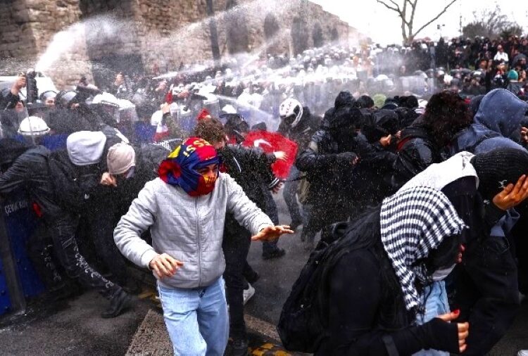 Τουρκία: Πάνω από 1.100 συλλήψεις μετά τη φυλάκιση Ιμάμογλου