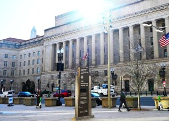 Η κυβέρνηση Τραμπ «ξηλώνει» την USAID: 83% περικοπές στην ανθρωπιστική βοήθεια