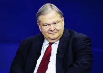 Δίωξη Υπουργού για τα Τέμπη; Το συνταγματικό «παράθυρο» που ανοίγει ο Βενιζέλος