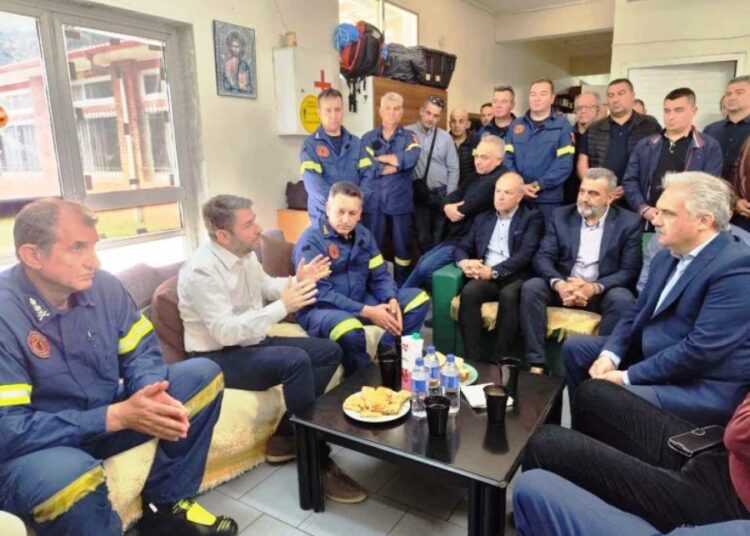 Ανδρουλάκης: Πρέπει να επεκταθεί το επίδομα επικίνδυνης και ανθυγιεινής εργασίας και στους μάχιμους πυροσβέστες (vid)