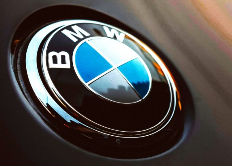 Μεγάλος Γερμανός, κινέζος εγκέφαλος – Η DeepSeek μπαίνει στο ταμπλό της BMW