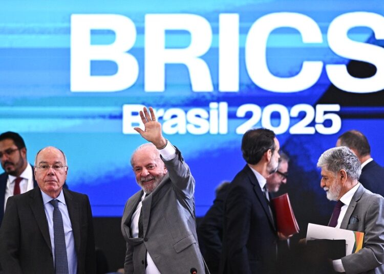 BRICS εναντίον Τραμπ: Σκληρό πόκερ για δασμούς και δολάριο